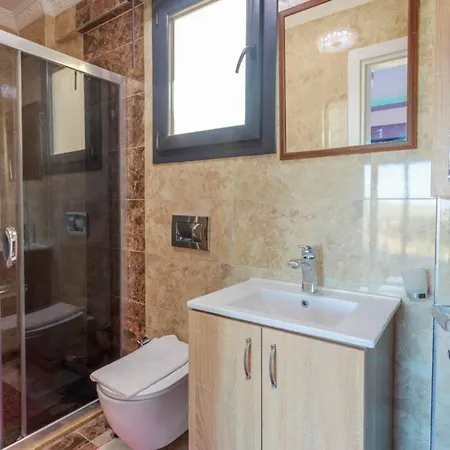 Βίλα Celebrity G