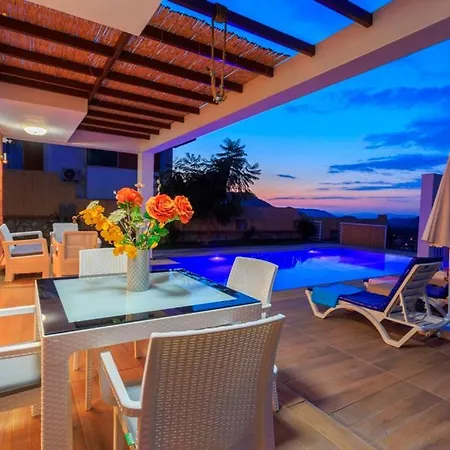 Celebrity G Βίλα Φετιγιέ